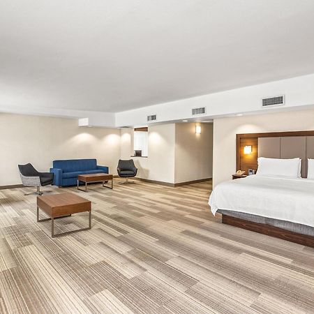 Holiday Inn Express & Suites Tacoma By Ihg Bagian luar foto