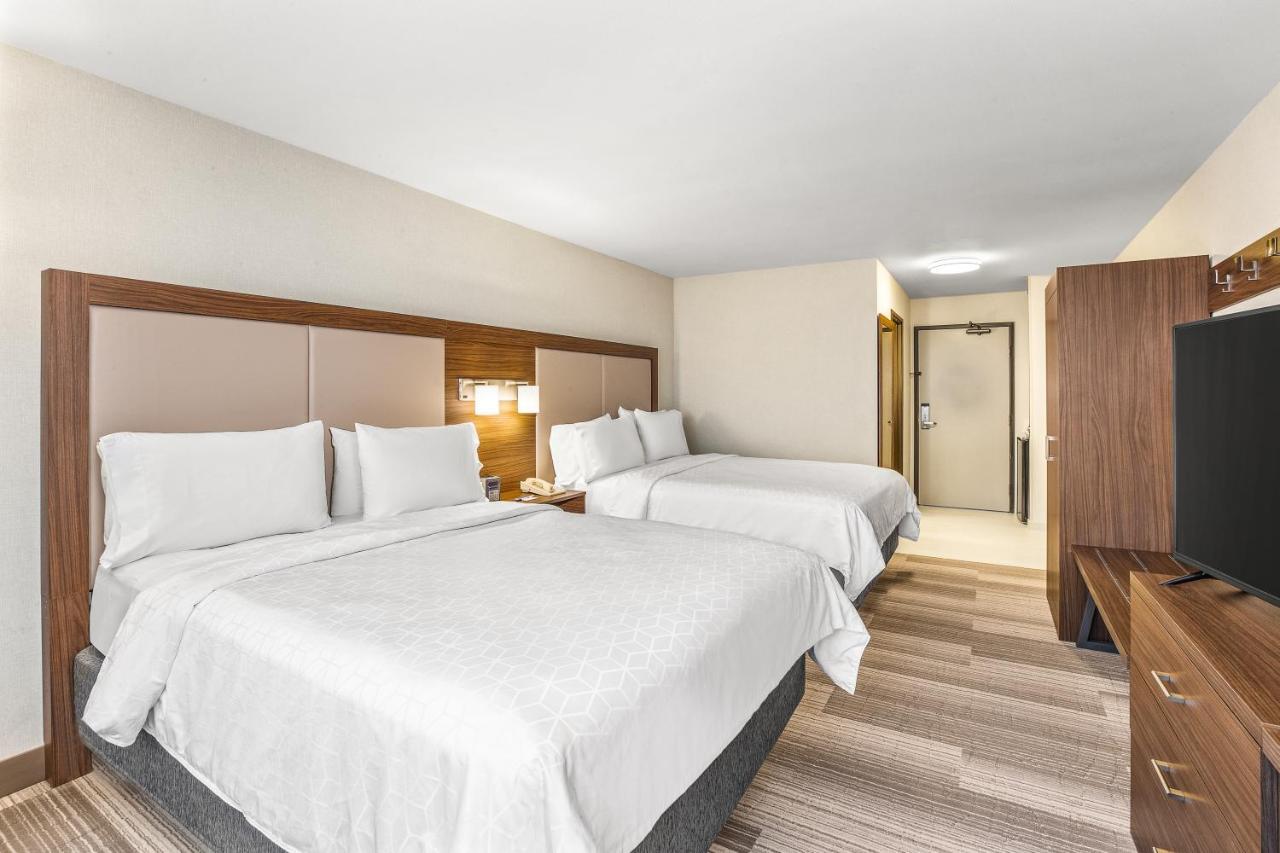 Holiday Inn Express & Suites Tacoma By Ihg Bagian luar foto