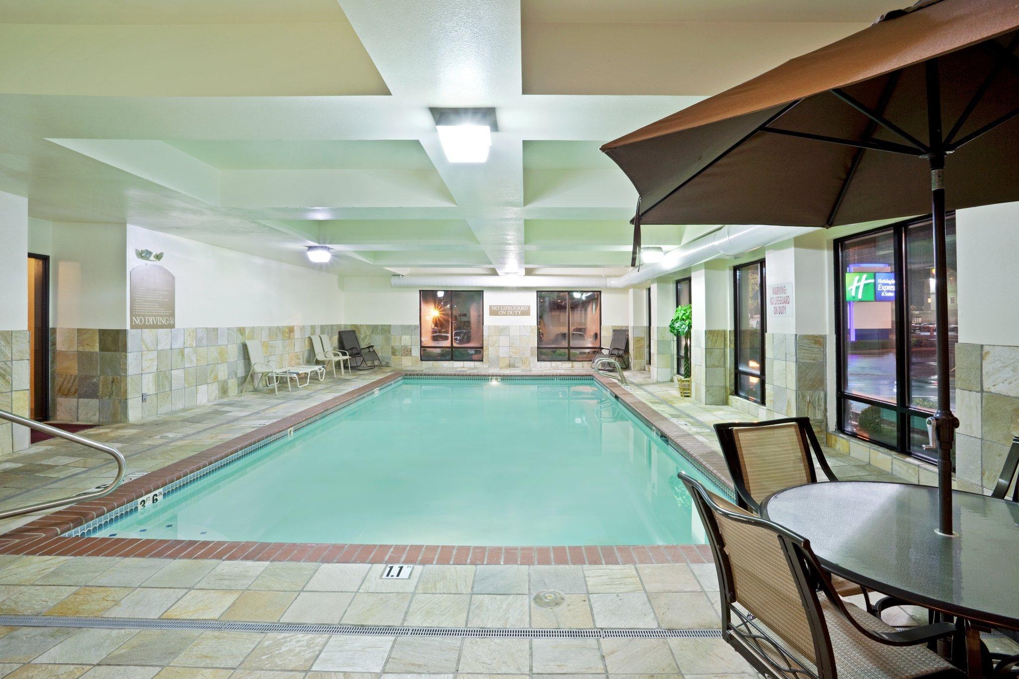 Holiday Inn Express & Suites Tacoma By Ihg Bagian luar foto