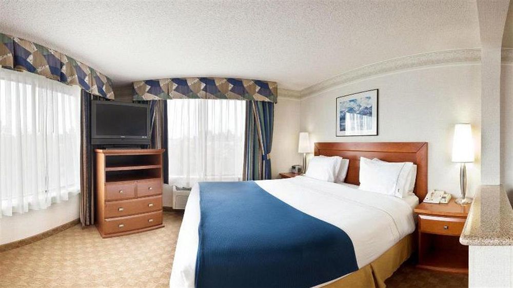 Holiday Inn Express & Suites Tacoma By Ihg Bagian luar foto