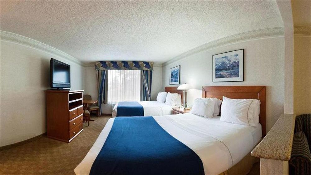 Holiday Inn Express & Suites Tacoma By Ihg Bagian luar foto