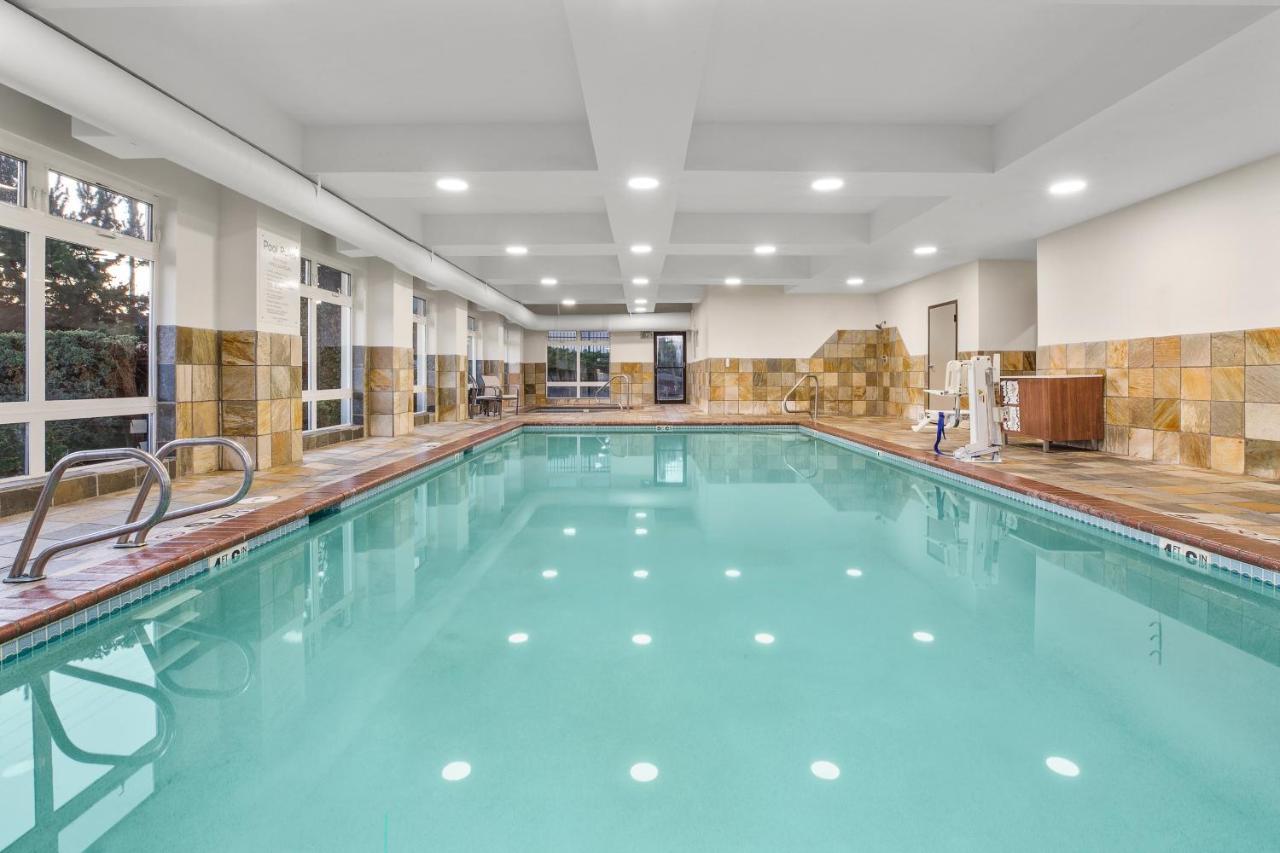 Holiday Inn Express & Suites Tacoma By Ihg Bagian luar foto